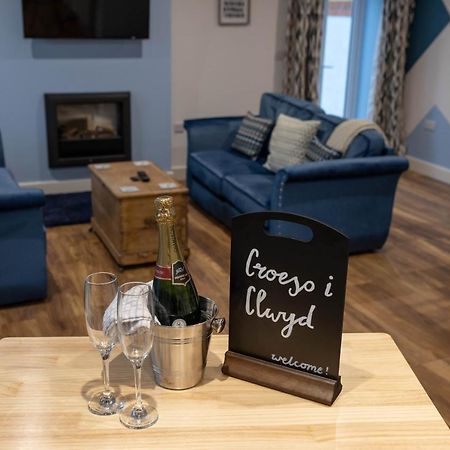 Caer Fedwen Barns Clwyd Cottage Two Bed, Barn Conversion With Private Hot Tub Bodfari エクステリア 写真
