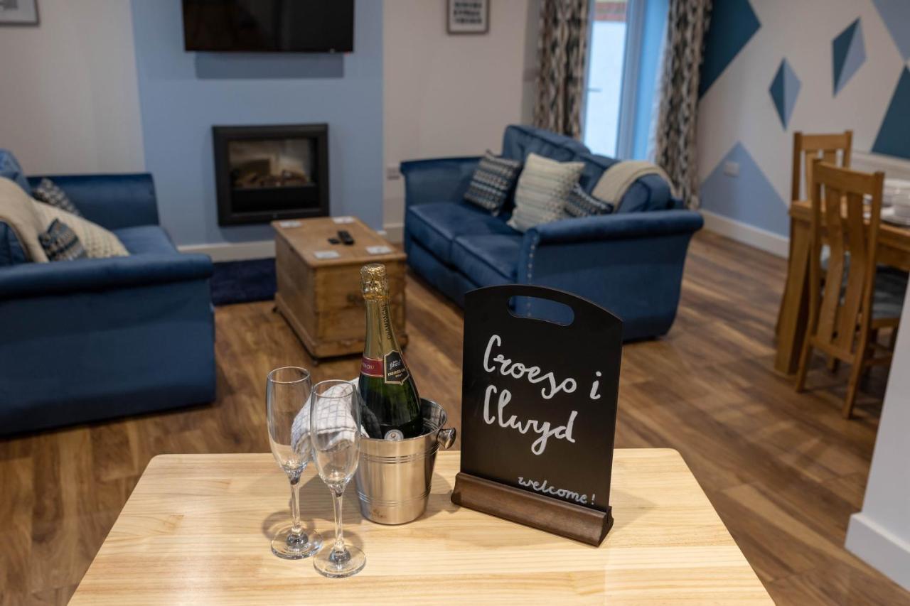 Caer Fedwen Barns Clwyd Cottage Two Bed, Barn Conversion With Private Hot Tub Bodfari エクステリア 写真