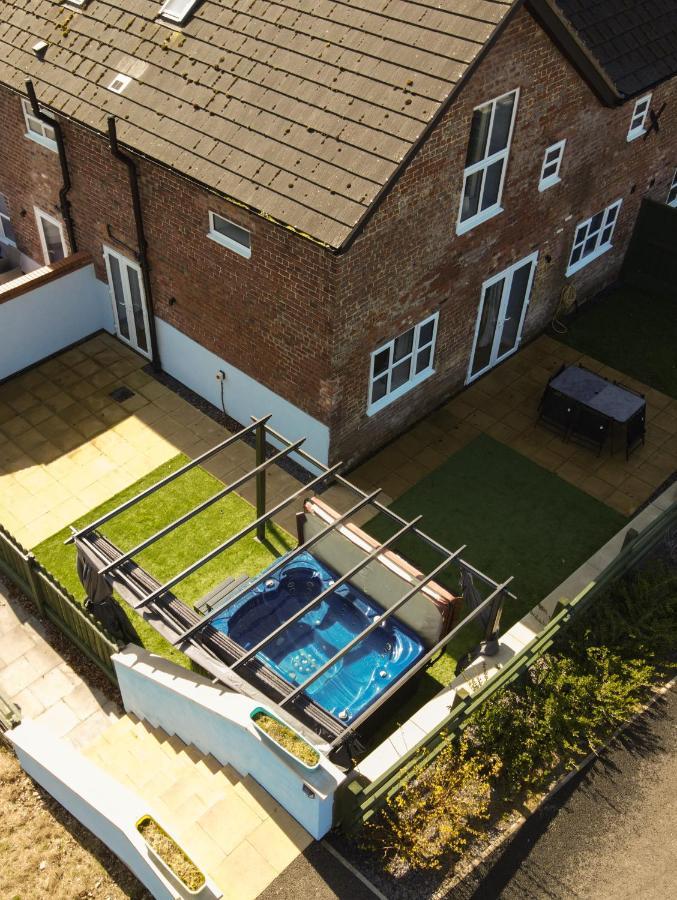 Caer Fedwen Barns Clwyd Cottage Two Bed, Barn Conversion With Private Hot Tub Bodfari エクステリア 写真